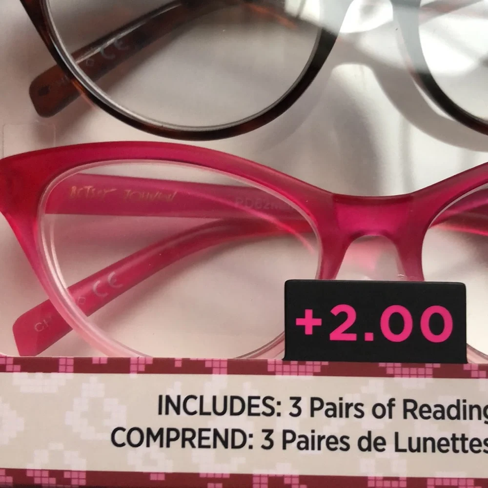Betsey Johnson Reading Glasses 2.00